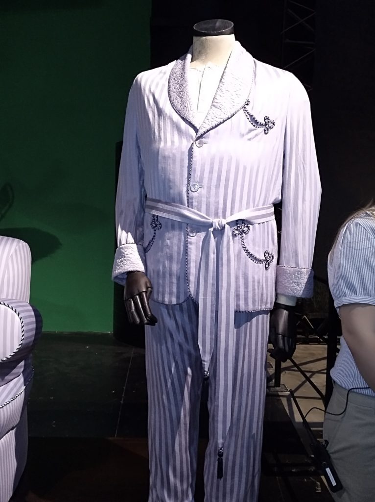 Costume pyjama de Horace Slughorn dans Harry Potter et le Prince de Sang-Mêlé, exposé au Warner BRos Studio Tour London: the making f Harry Potter
