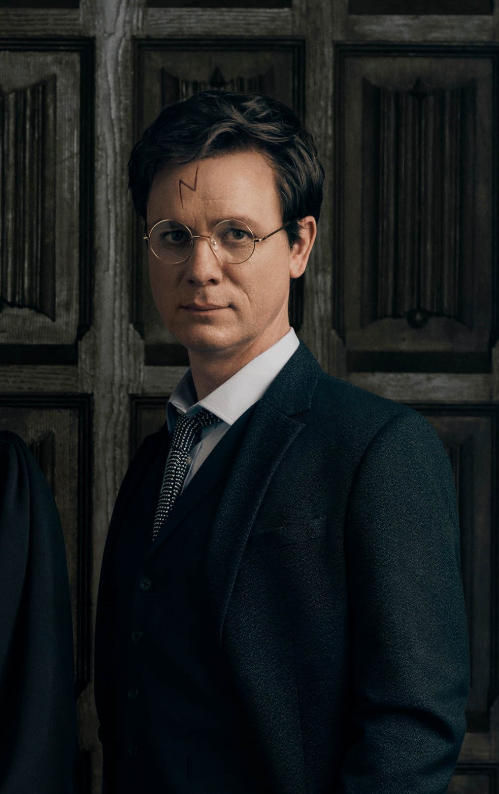 harry-potter-and-the-cursed-child-london-portraits-new-cast-2018-1._the_potters_l-r_susie_trayling_ginny_potter_joe_idris-roberts_albus_potter_and_jamie_ballard_harry_potter_photo_by_charlie_gray_hr.jpg