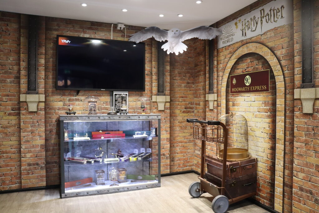 chariot king's cross poudlard express boutique Harry Potter officielle France Paris Jouéclub