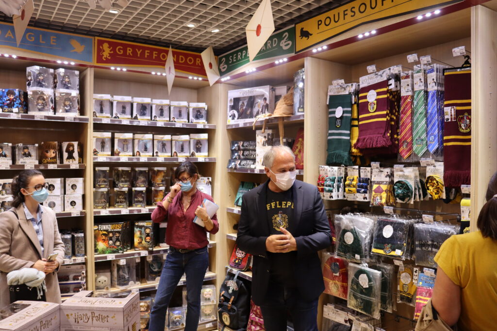 intérieur boutiques Harry Potter Paris Jouéclub